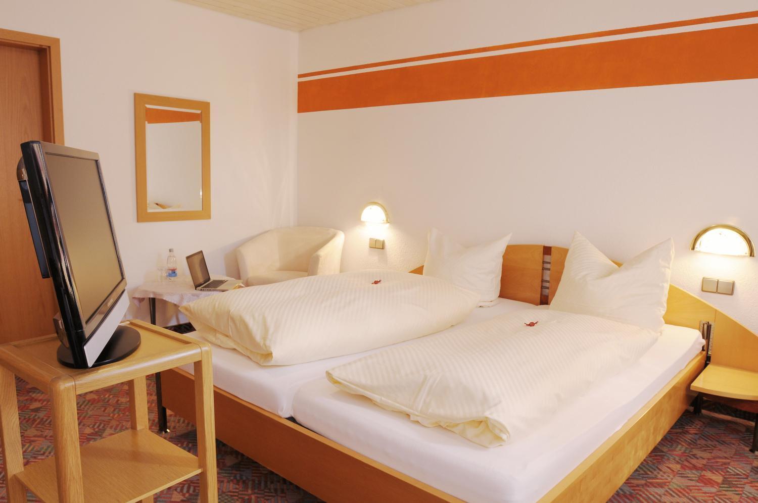 Hotel Landgasthof Kranz Huefingen Exterior photo